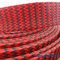 Rotes Muster gewebter Netzrohr